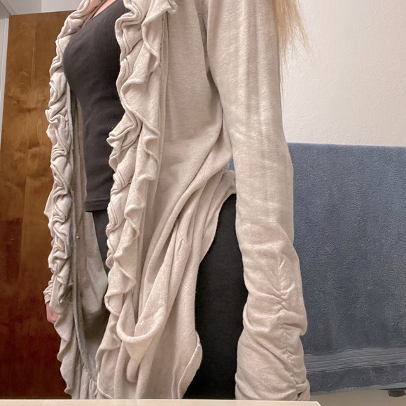 Beige Ruffled Cardigan - Picture 3 of 5